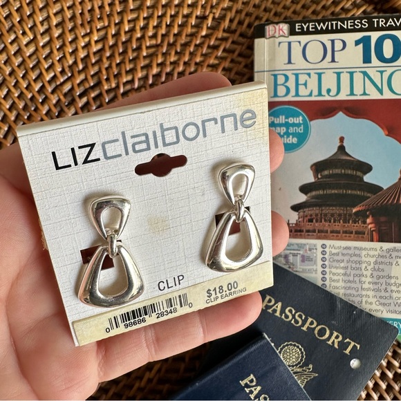 Clip Earrings Lot of 2 Pairs North Crest and Liz Claiborne New with Tags - Picture 4 of 5